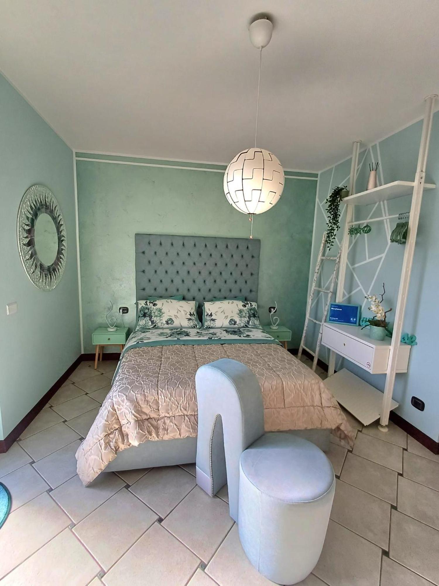 Maryhouse - Ingresso Indipendente Hotell Venegono Superiore Exteriör bild