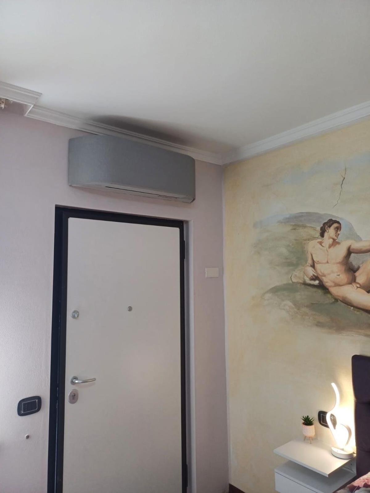 Maryhouse - Ingresso Indipendente Hotell Venegono Superiore Exteriör bild