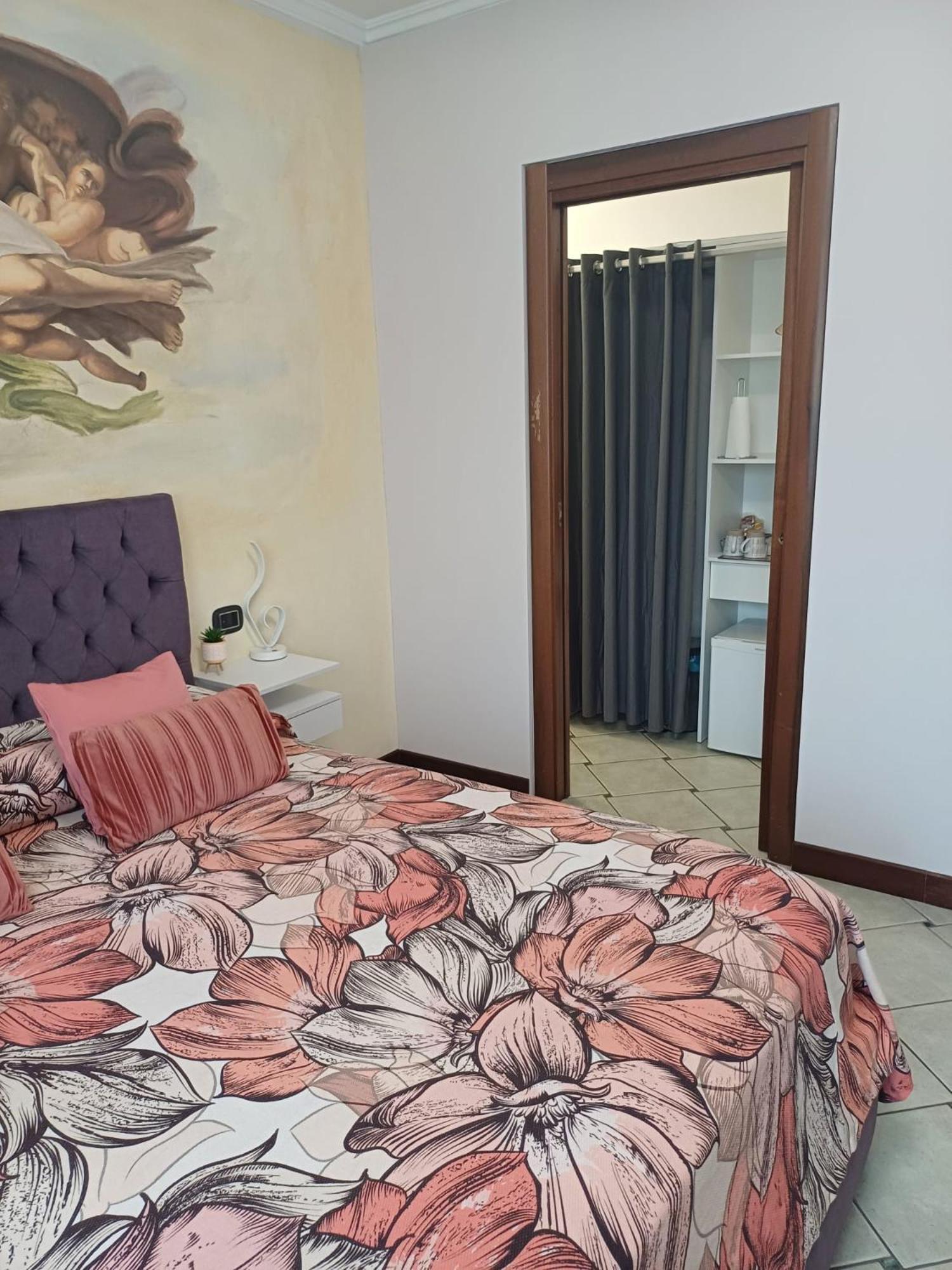 Maryhouse - Ingresso Indipendente Hotell Venegono Superiore Exteriör bild
