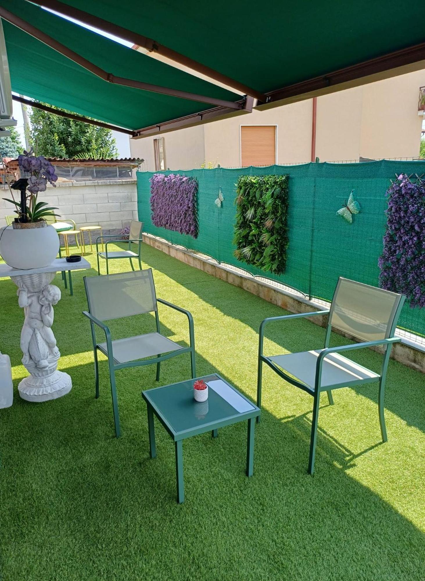 Maryhouse - Ingresso Indipendente Hotell Venegono Superiore Exteriör bild