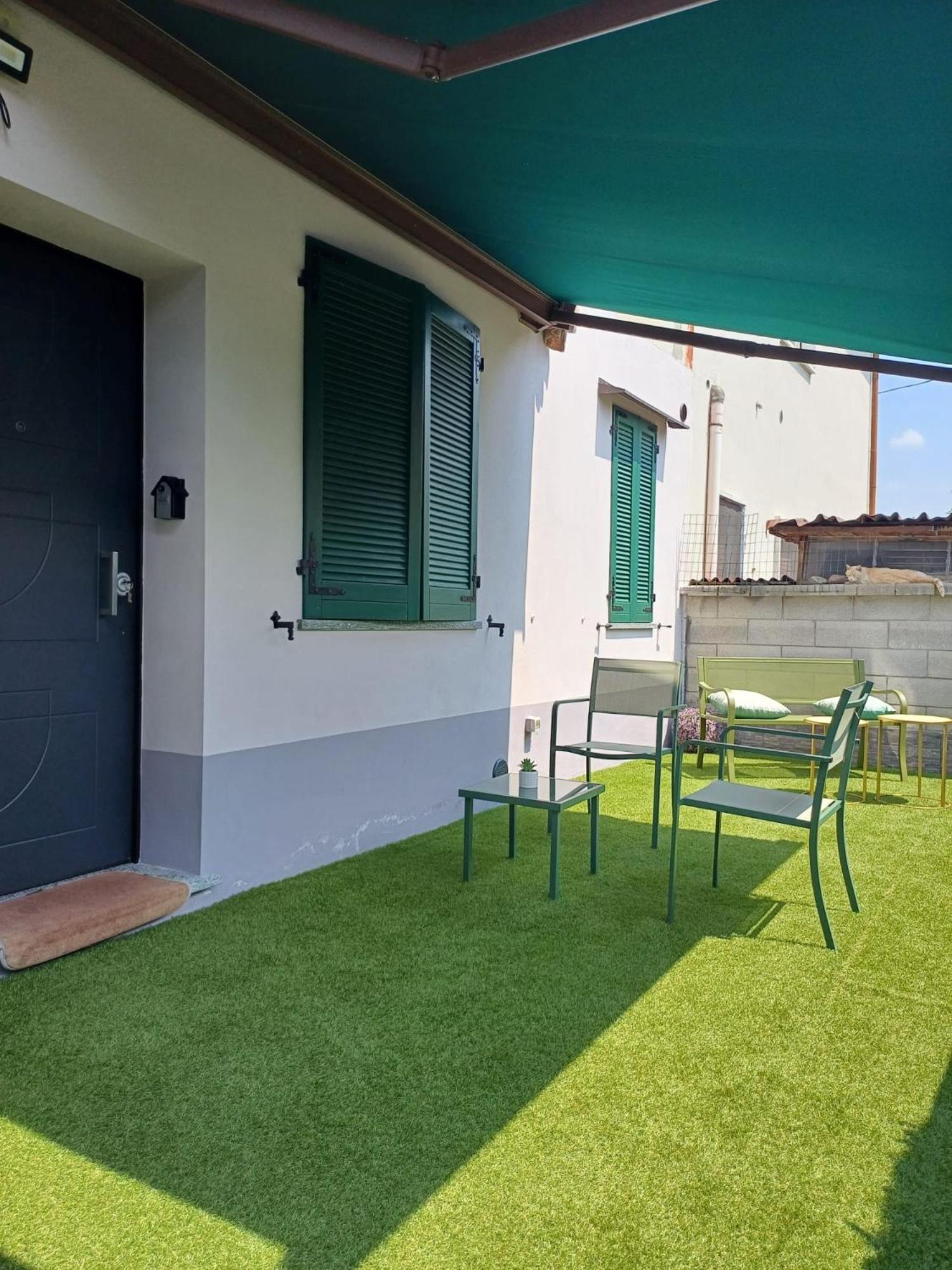 Maryhouse - Ingresso Indipendente Hotell Venegono Superiore Exteriör bild
